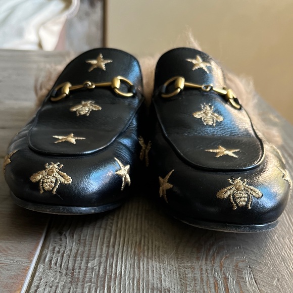 Gucci Bee Lamb Wool Princetown Slipper - Picture 3 of 5